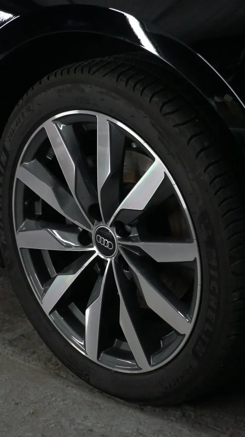 Wyczyszczona felga Audi